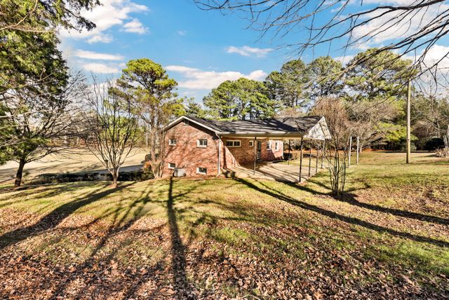 780 Rossview Rd, Clarksville, TN 37043