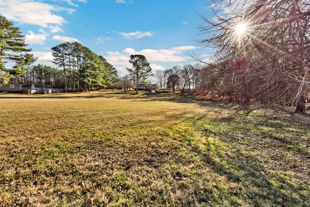 780 Rossview Rd, Clarksville, TN 37043