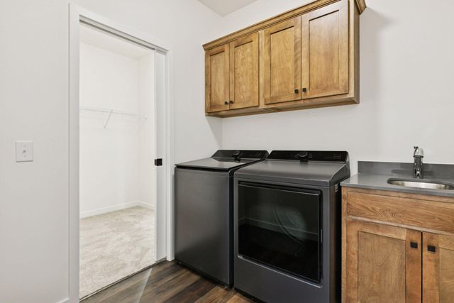 16340 Gladiola Avenue W, Lakeville, MN 55068