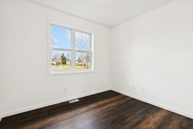 16340 Gladiola Avenue W, Lakeville, MN 55068