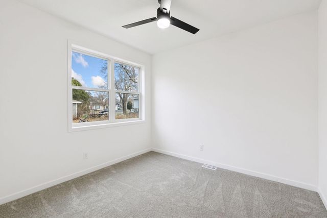 16340 Gladiola Avenue W, Lakeville, MN 55068