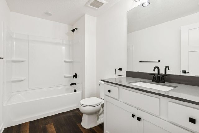 16340 Gladiola Avenue W, Lakeville, MN 55068