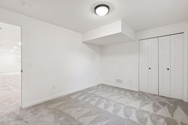 16340 Gladiola Avenue W, Lakeville, MN 55068