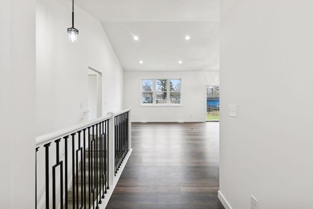 16340 Gladiola Avenue W, Lakeville, MN 55068