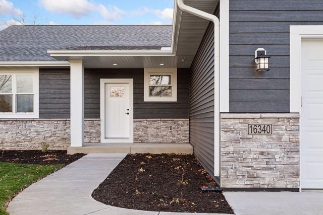 16340 Gladiola Avenue W, Lakeville, MN 55068