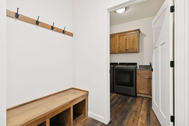 16340 Gladiola Avenue W, Lakeville, MN 55068