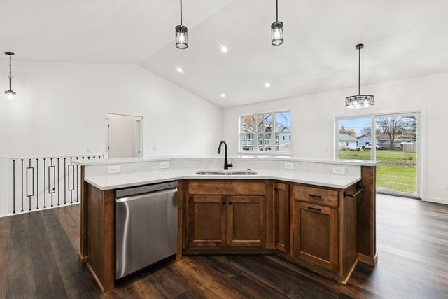 16340 Gladiola Avenue W, Lakeville, MN 55068