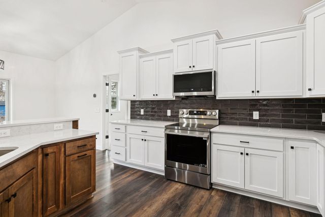 16340 Gladiola Avenue W, Lakeville, MN 55068