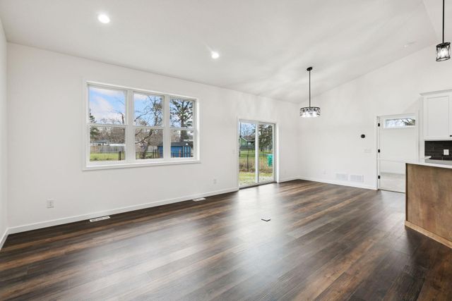 16340 Gladiola Avenue W, Lakeville, MN 55068