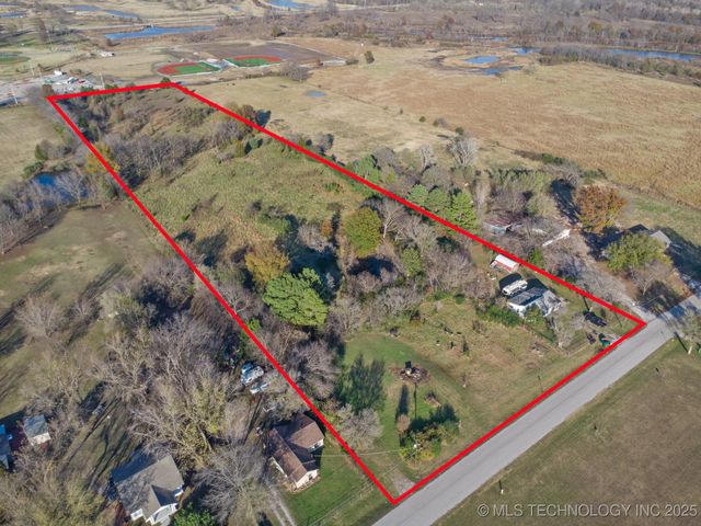 2721 E 61st Street N, Tulsa, OK 74136