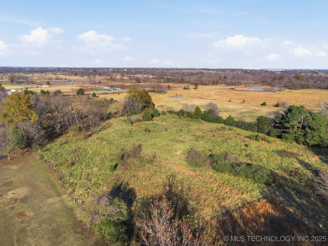 2721 E 61st Street N, Tulsa, OK 74136