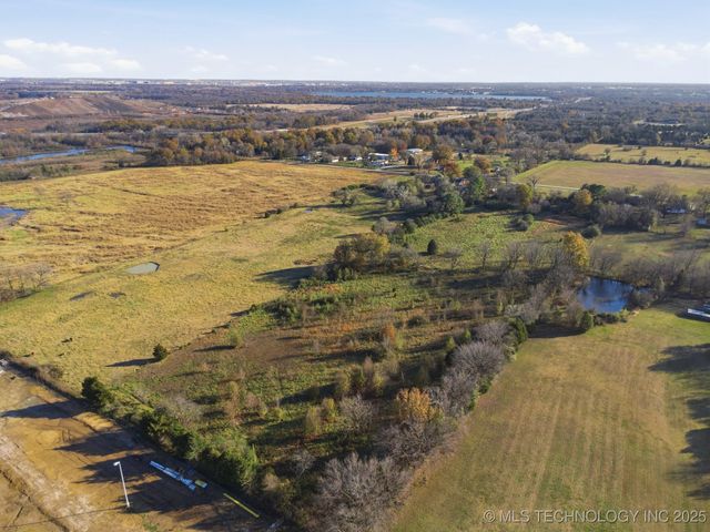 2721 E 61st Street N, Tulsa, OK 74136