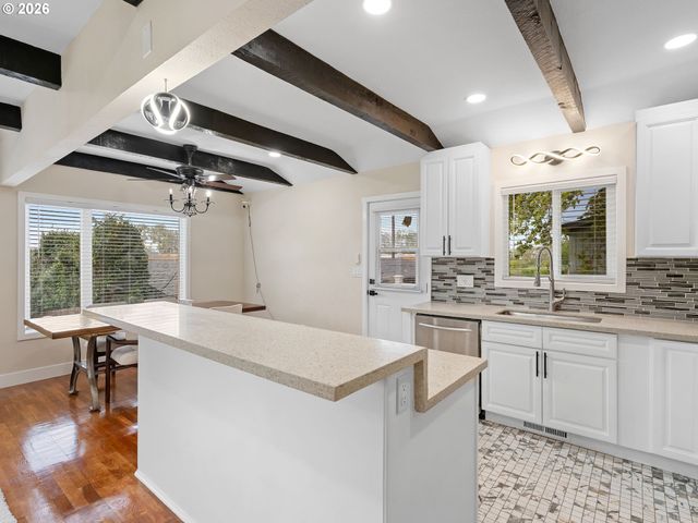 2812 Ne BRYANT St, Portland, OR 97211