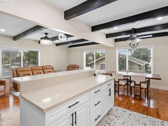 2812 Ne BRYANT St, Portland, OR 97211