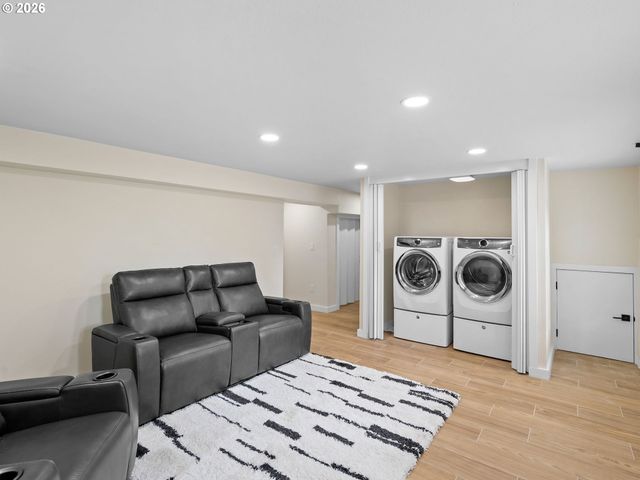2812 Ne BRYANT St, Portland, OR 97211