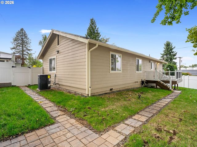 2812 Ne BRYANT St, Portland, OR 97211