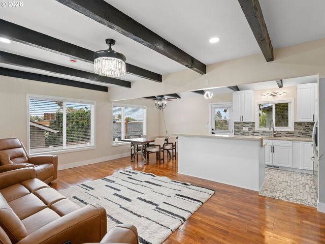 2812 Ne BRYANT St, Portland, OR 97211