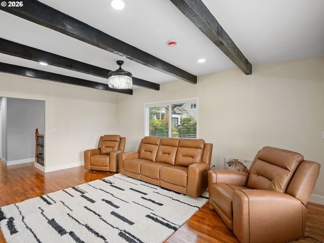 2812 Ne BRYANT St, Portland, OR 97211