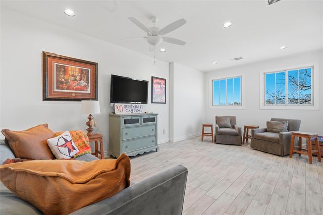 309 Flint Ridge TRL, Georgetown, TX 78628