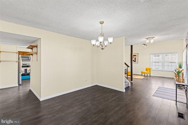 23 PINEWOOD LN, Sicklerville, NJ 08081