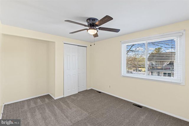 23 PINEWOOD LN, Sicklerville, NJ 08081