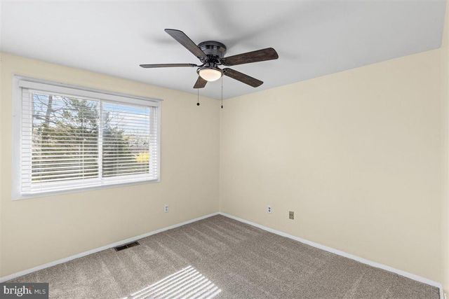 23 PINEWOOD LN, Sicklerville, NJ 08081