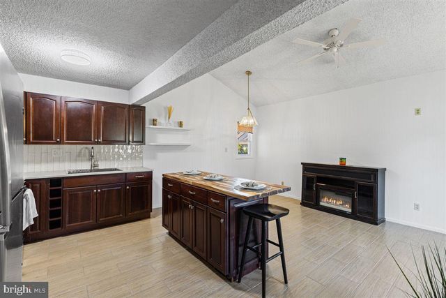 23 PINEWOOD LN, Sicklerville, NJ 08081