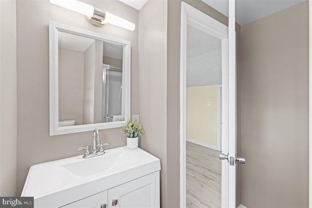 23 PINEWOOD LN, Sicklerville, NJ 08081