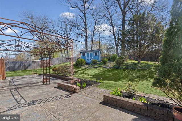 23 PINEWOOD LN, Sicklerville, NJ 08081