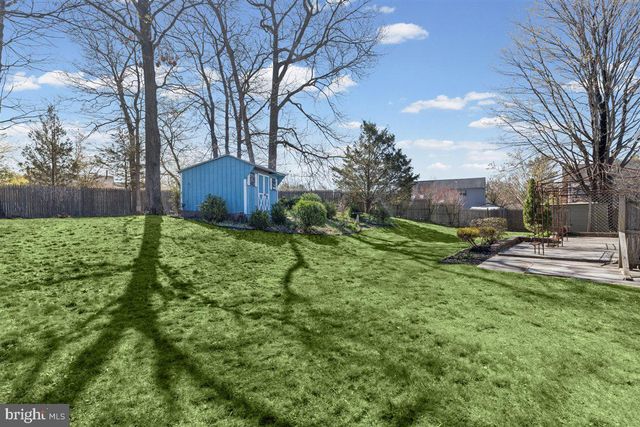 23 PINEWOOD LN, Sicklerville, NJ 08081