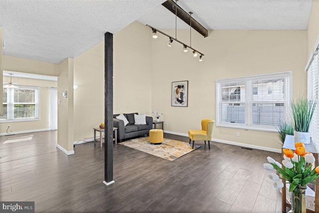 23 PINEWOOD LN, Sicklerville, NJ 08081