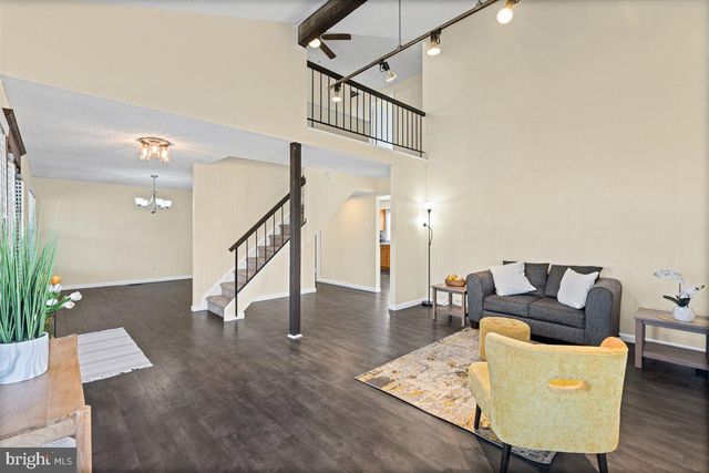 23 PINEWOOD LN, Sicklerville, NJ 08081