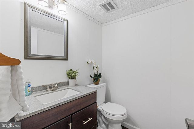 23 PINEWOOD LN, Sicklerville, NJ 08081