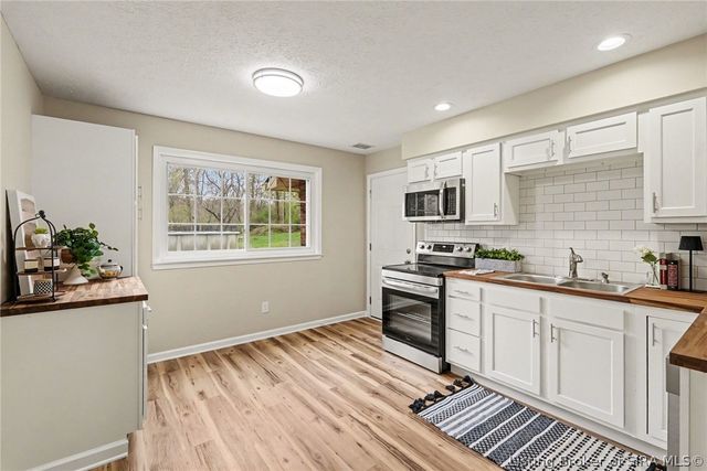 9039 Richland Drive, Georgetown, IN 47122