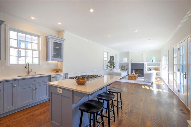 8525 N Marsh Avenue, Kansas City, MO 64157