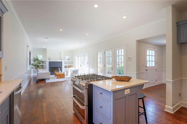 8525 N Marsh Avenue, Kansas City, MO 64157