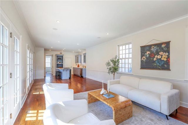 8525 N Marsh Avenue, Kansas City, MO 64157