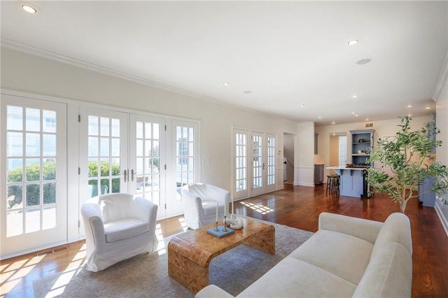 8525 N Marsh Avenue, Kansas City, MO 64157