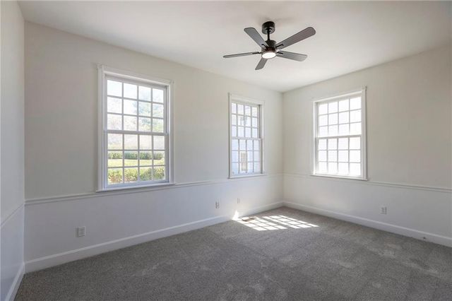 8525 N Marsh Avenue, Kansas City, MO 64157