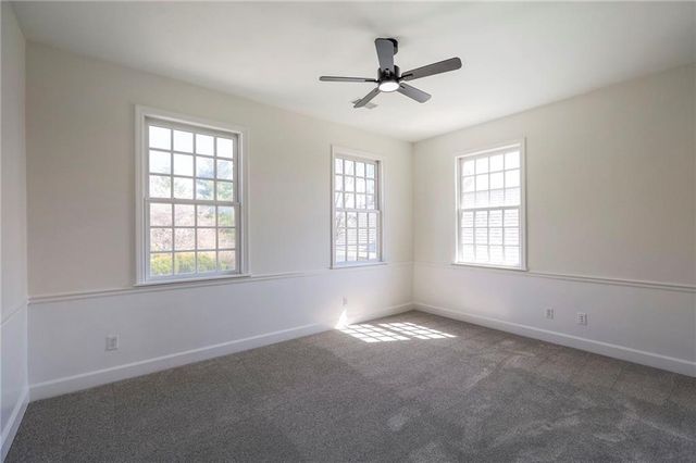 8525 N Marsh Avenue, Kansas City, MO 64157