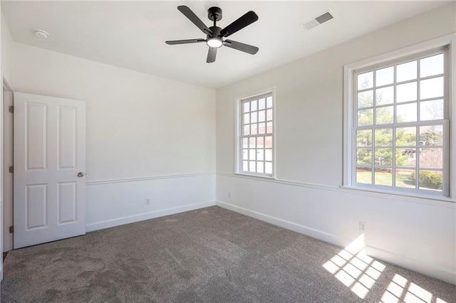 8525 N Marsh Avenue, Kansas City, MO 64157