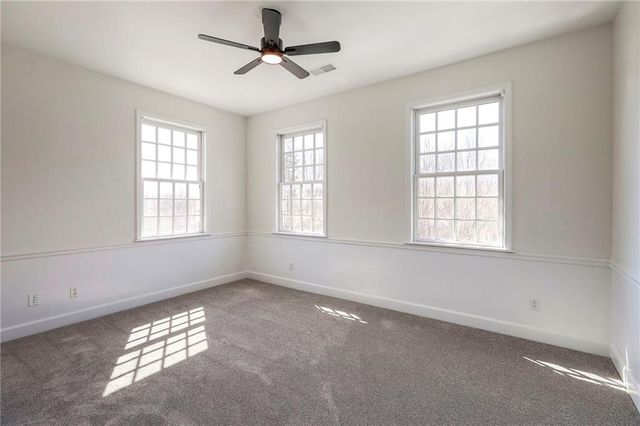 8525 N Marsh Avenue, Kansas City, MO 64157