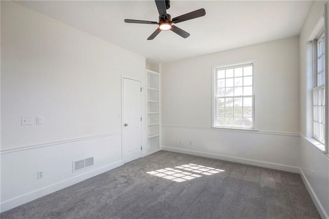 8525 N Marsh Avenue, Kansas City, MO 64157