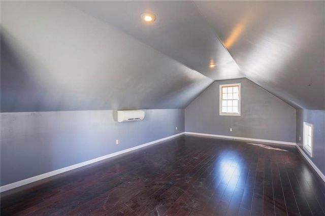 8525 N Marsh Avenue, Kansas City, MO 64157