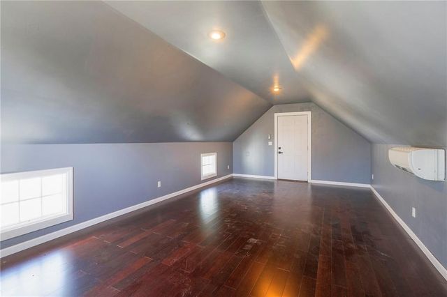 8525 N Marsh Avenue, Kansas City, MO 64157