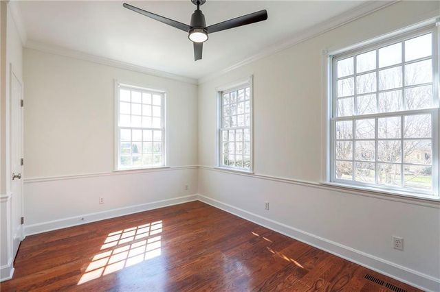 8525 N Marsh Avenue, Kansas City, MO 64157