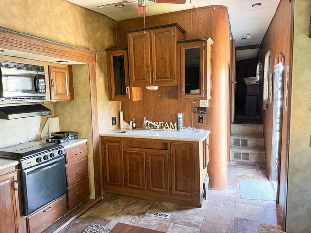 868 S Monkhouse Drive, Crystal Beach, TX 77650
