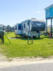868 S Monkhouse Drive, Crystal Beach, TX 77650