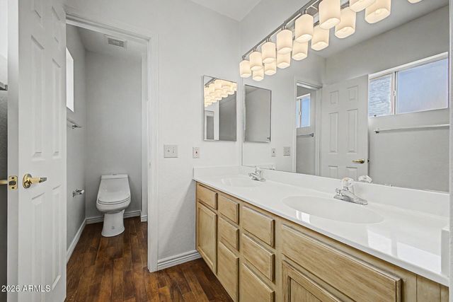 1860 E GLENEAGLE Drive, Chandler, AZ 85249