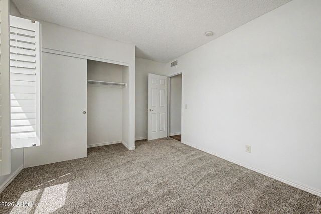 1860 E GLENEAGLE Drive, Chandler, AZ 85249